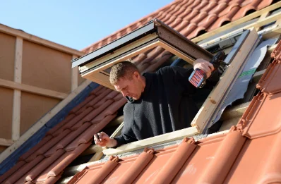 Pose de fenêtres de toit Velux aux Noës